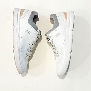 On Running On Cloud Size 9 The Roger Advantage Sneaker White Pink